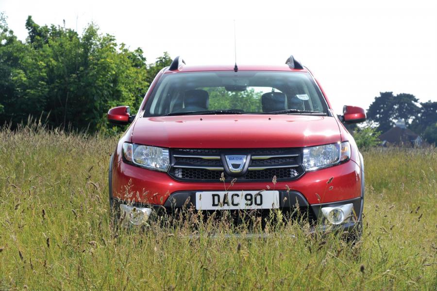  Dacia Sandero Stepway 2013 года  (UK) (фото 17 из 37)